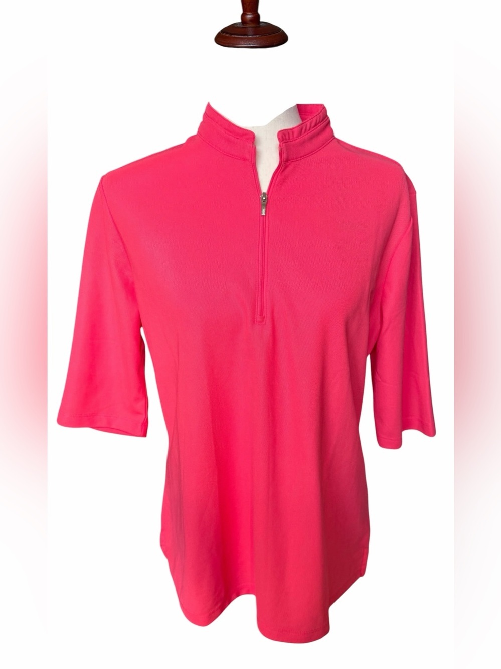 Women’s Zip-Neck Short Sleeve Golf Shirt in Hot Pink NWT, UV PROTECTION, Size XL